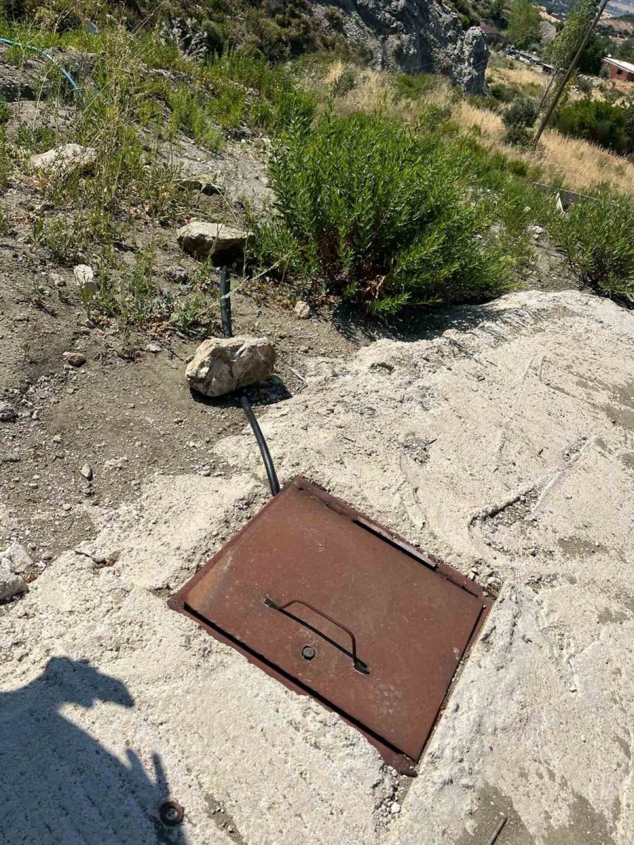 Depodan İzinsiz Su Çekimini Denetleyen Personelin Burnunu Kırdı