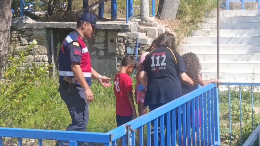 Yeğeninin Düşen Terliğini Almak İçin Girdiği Baraj Gölünde Kayboldu