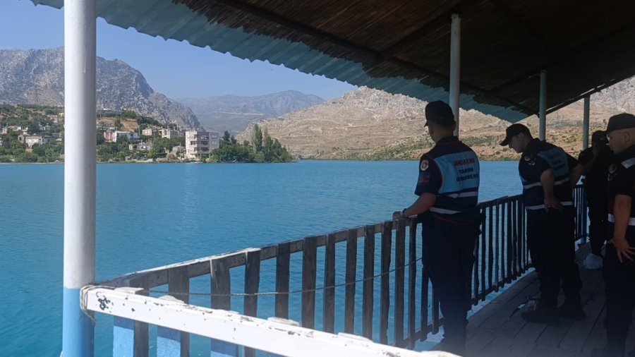 Yeğeninin Düşen Terliğini Almak İçin Girdiği Baraj Gölünde Kayboldu