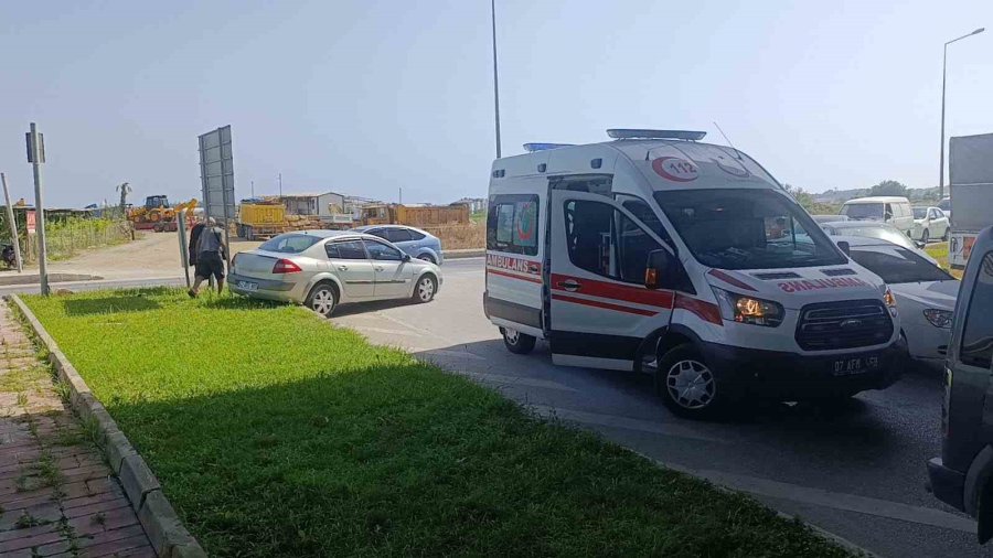 Kaza Yapan Sürücü Hastaneye Gitmeyi Reddetti