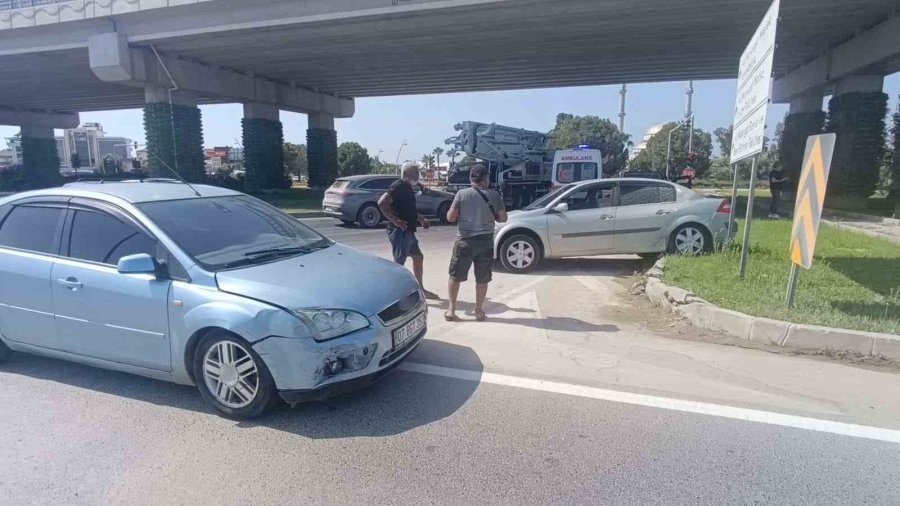 Kaza Yapan Sürücü Hastaneye Gitmeyi Reddetti
