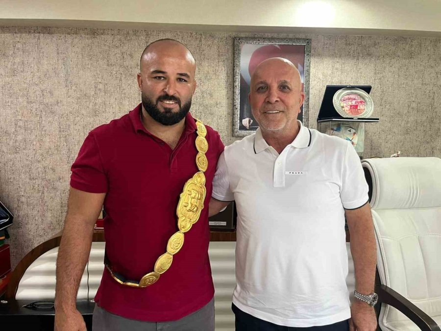 Başpehlivan Orhan Okulu’nun Hedefi Üçüncü Altın Kemer