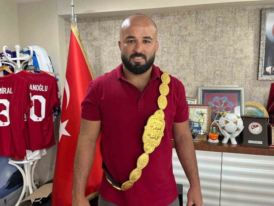 Başpehlivan Orhan Okulu’nun Hedefi Üçüncü Altın Kemer
