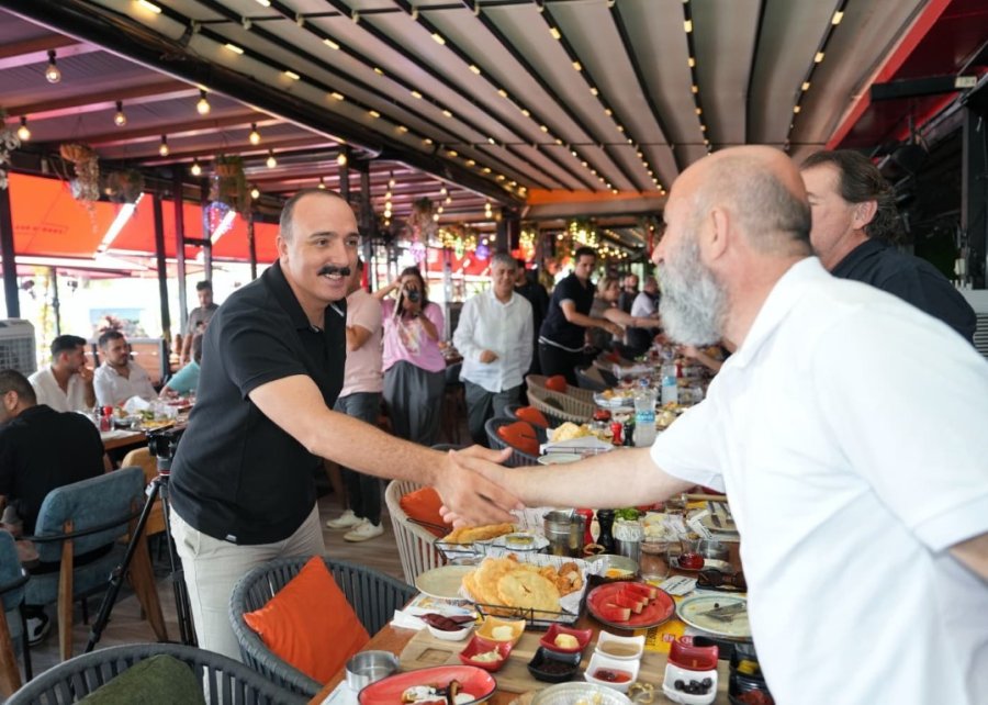 Başkan Kotan, Konyaaltı Esnafıyla Buluştu