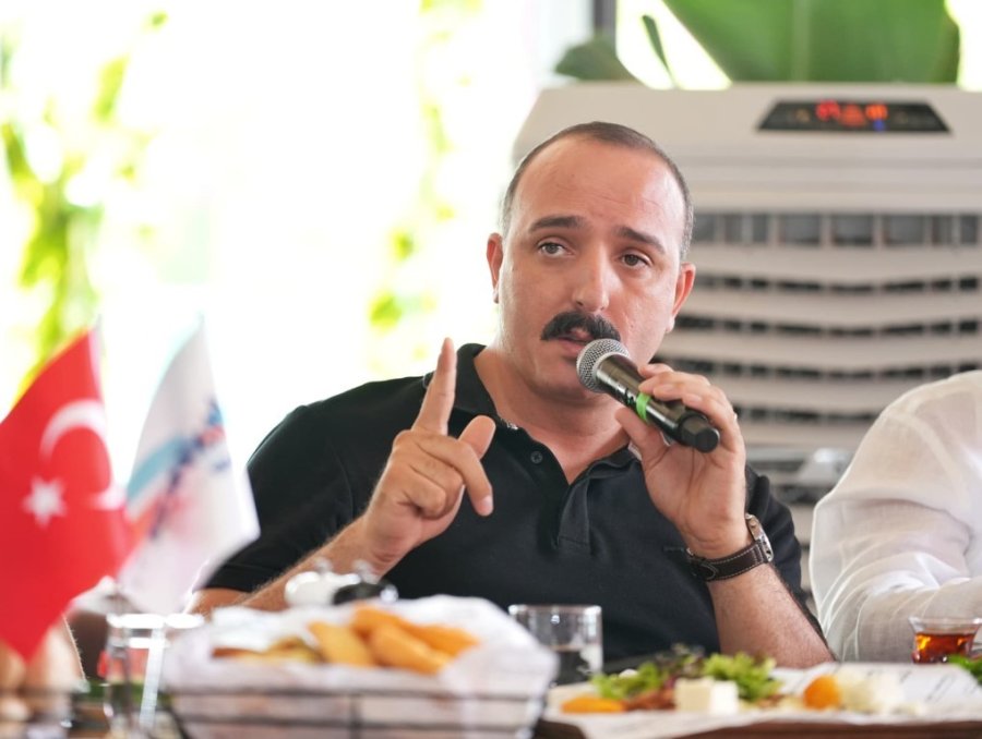 Başkan Kotan, Konyaaltı Esnafıyla Buluştu