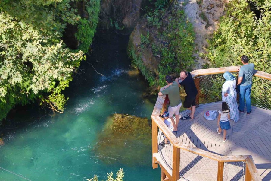 Konya’daki Yerköprü Şelalesi Yaz Sıcaklarında Serinliğin Adresi Oluyor