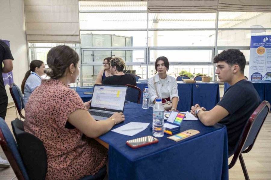 Mersin’de Öğrencilere Ücretsiz Yks Tercih Desteği