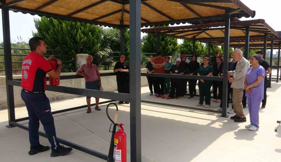 Mersin’de Yaşlı Bakım Merkezi Sakinlerinden Orman Yangınlarına Karşı Örnek Davranış