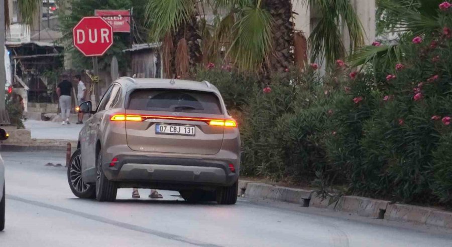 Ortalığın Savaş Alanına Döndüğü Kazada Kimsenin Burnu Bile Kanamadı