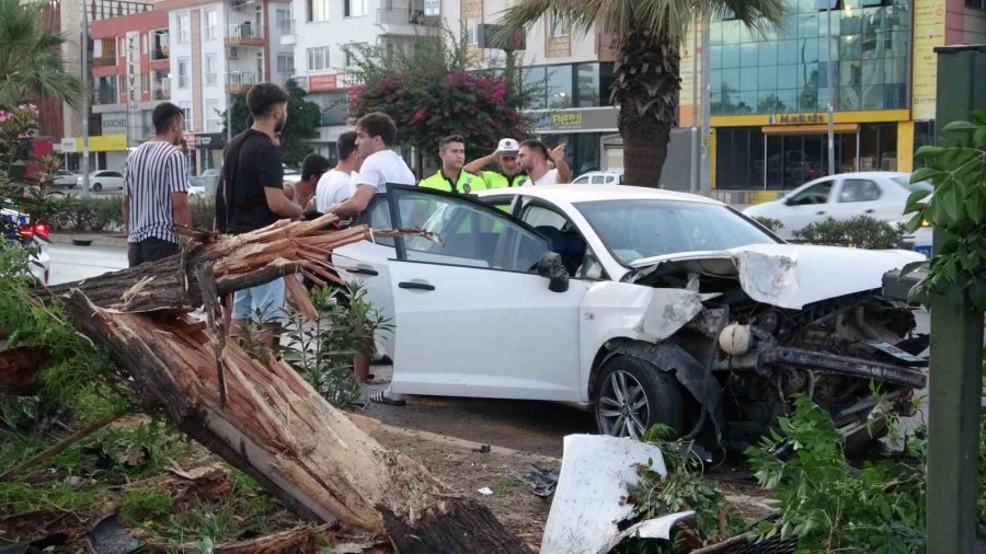 Ortalığın Savaş Alanına Döndüğü Kazada Kimsenin Burnu Bile Kanamadı