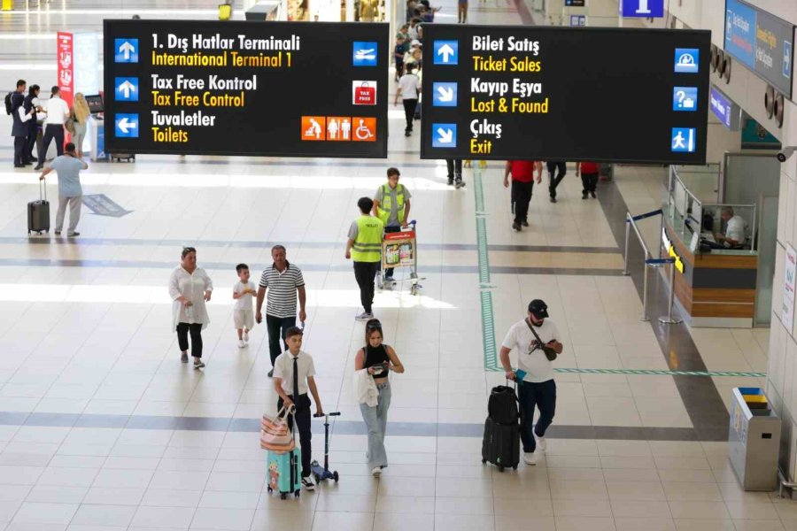 Antalya Turizmde Rekor Tazeledi