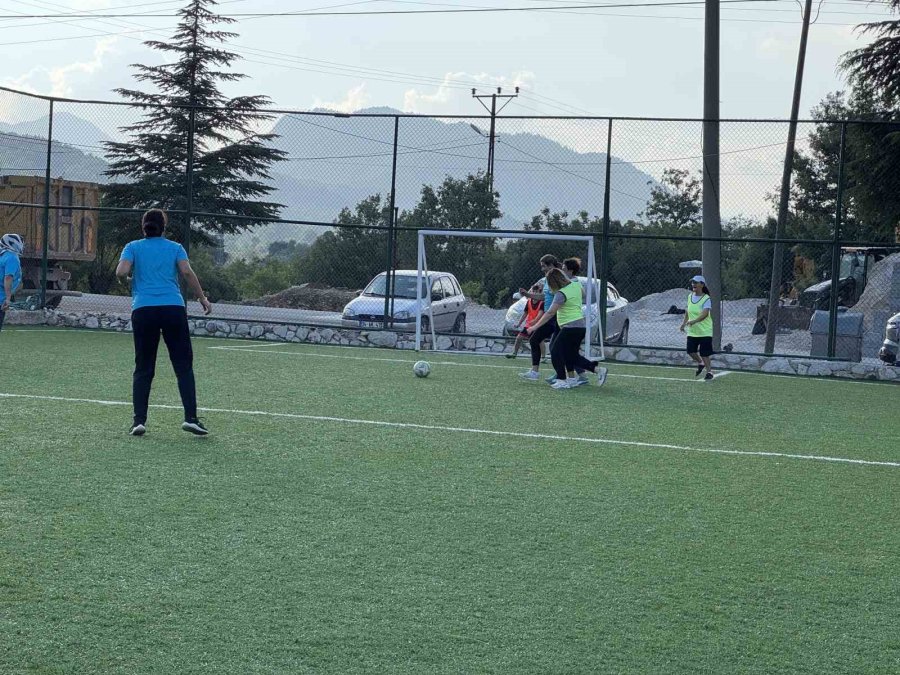 Dünyanın En İyi Turizm Köyü Seçilen Ormana’da Kadınlar Futbolda Buluştu
