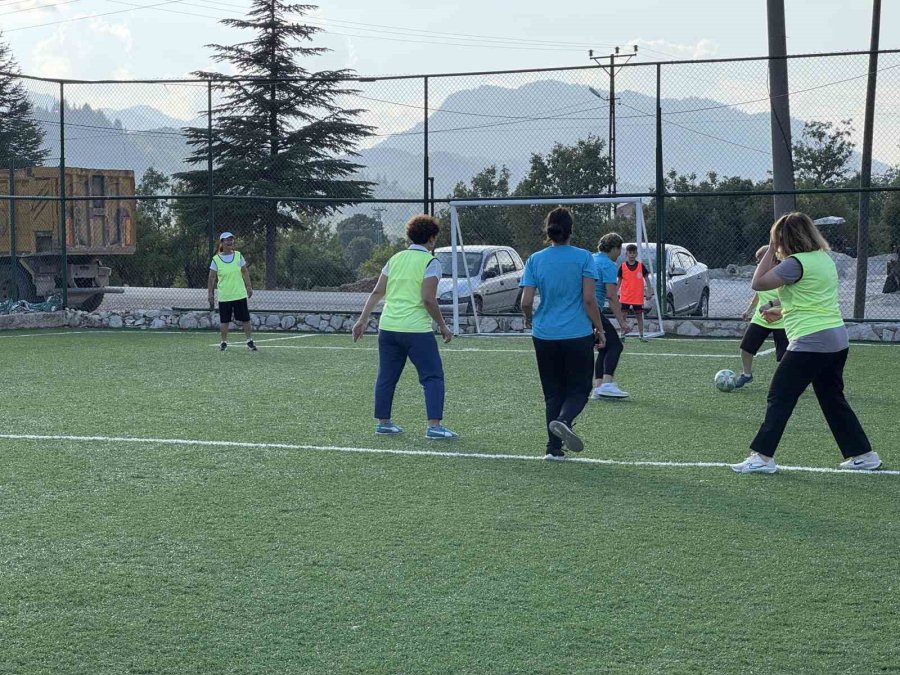 Dünyanın En İyi Turizm Köyü Seçilen Ormana’da Kadınlar Futbolda Buluştu