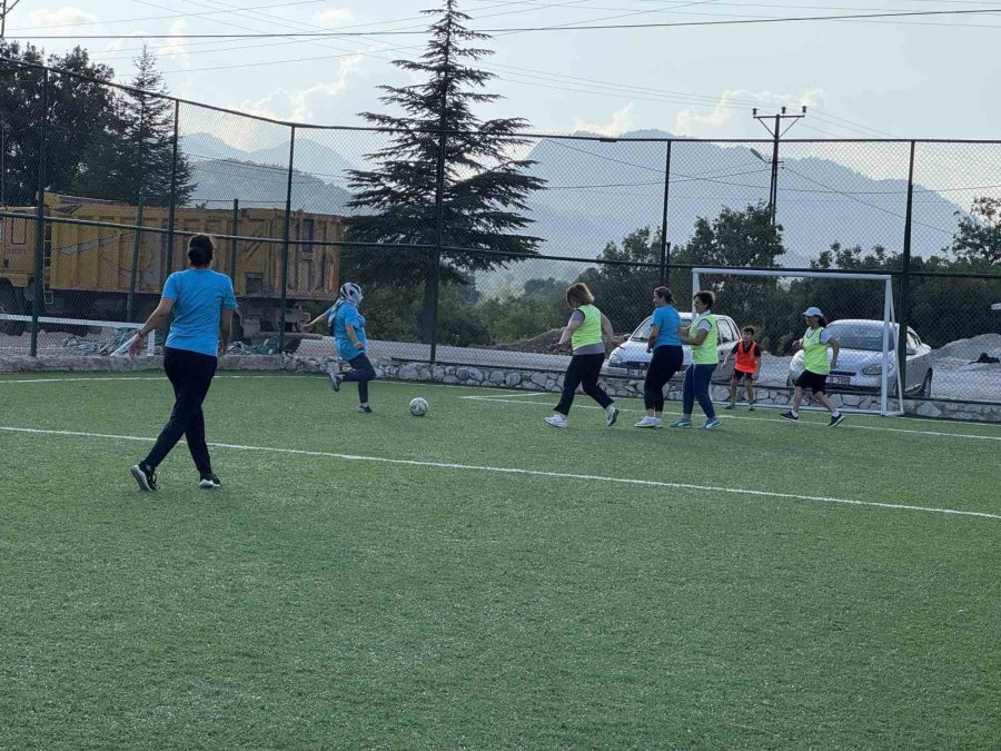 Dünyanın En İyi Turizm Köyü Seçilen Ormana’da Kadınlar Futbolda Buluştu