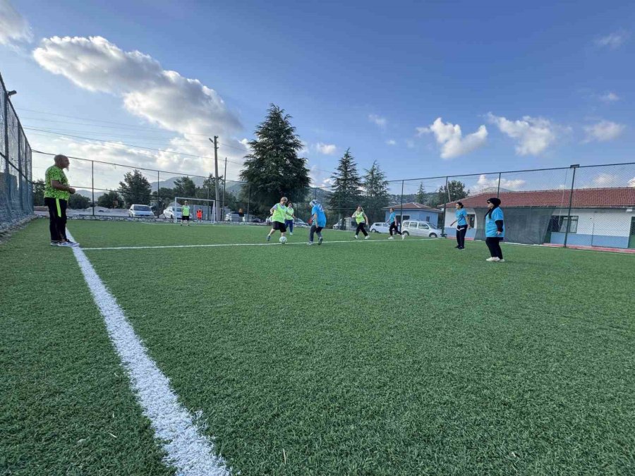 Dünyanın En İyi Turizm Köyü Seçilen Ormana’da Kadınlar Futbolda Buluştu