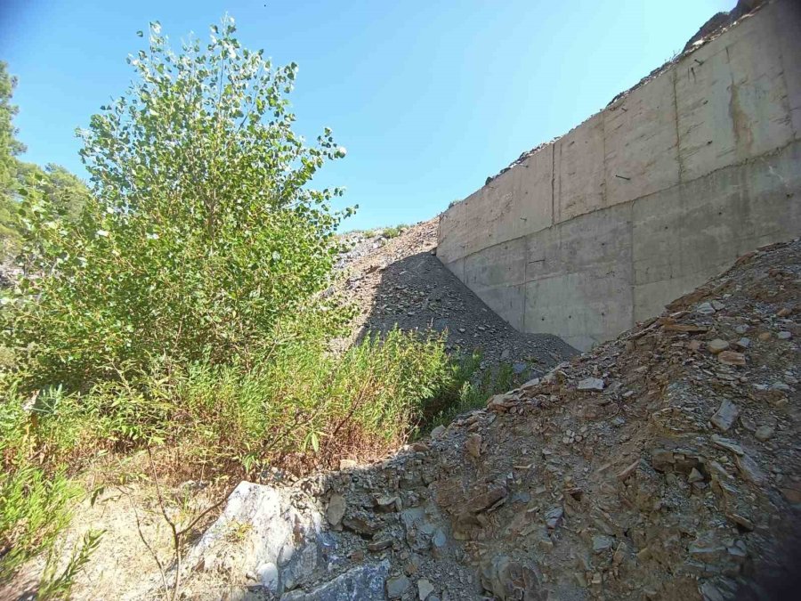 Şarampole Yuvarlanan Motosikletin Sürücüsü Yaralandı