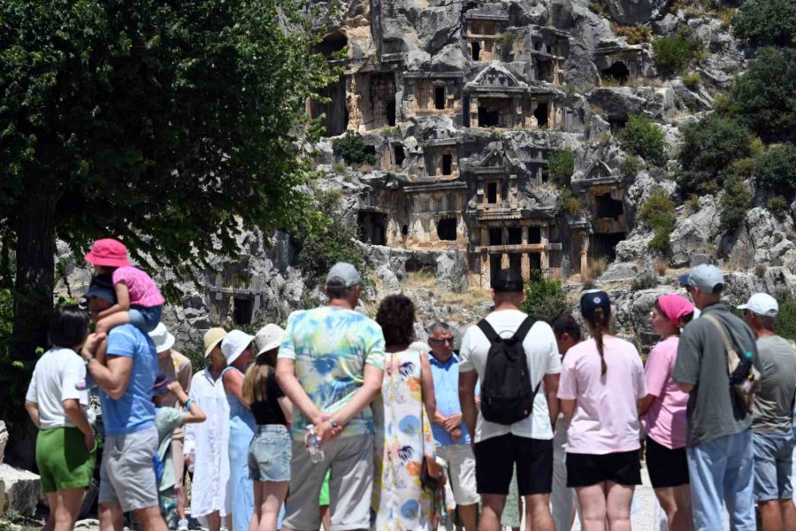 Antalya Turizmde Rekor Tazeledi