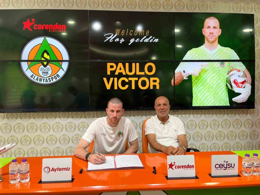 Alanyaspor Kadrosuna Kattığı 4 Oyuncu İçin İmza Töreni Düzenledi