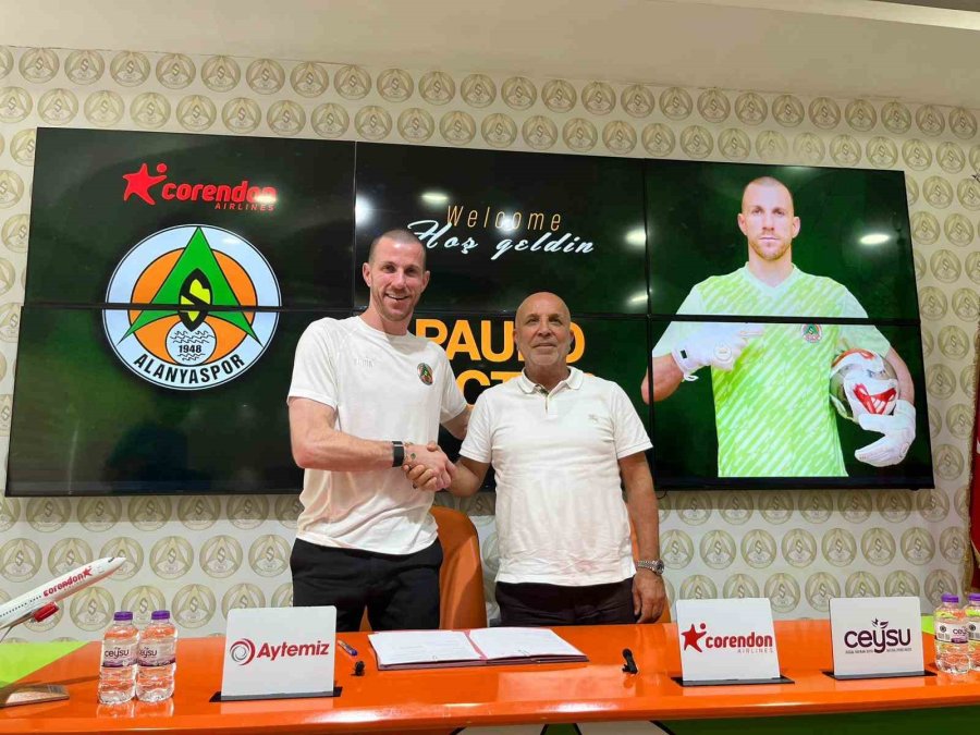 Alanyaspor Kadrosuna Kattığı 4 Oyuncu İçin İmza Töreni Düzenledi