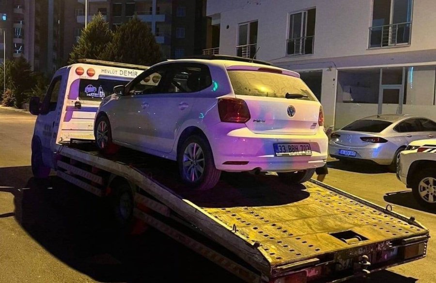 Mersin’de Drift Atan Sürücünün Ehliyetine 5 Yıl Süreyle El Konulurken, Araç 2 Ay Trafikten Men Edildi