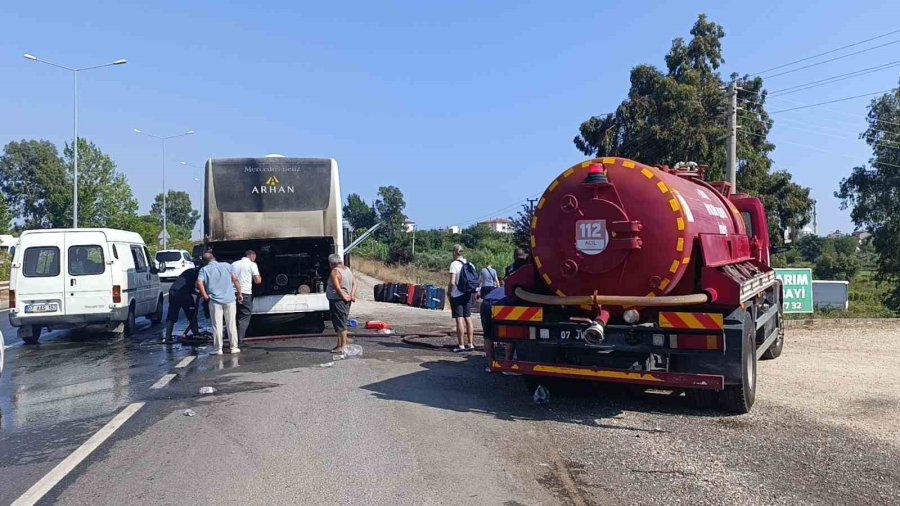 Seyir Halindeki Tur Otobüsü Yandı, 43 Polonyalı Turist Tahliye Edildi