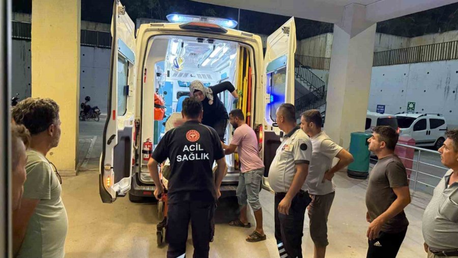 Orman Yolu Çalışmasında Patlatılan Dinamit İşçiyi Ağır Yaraladı