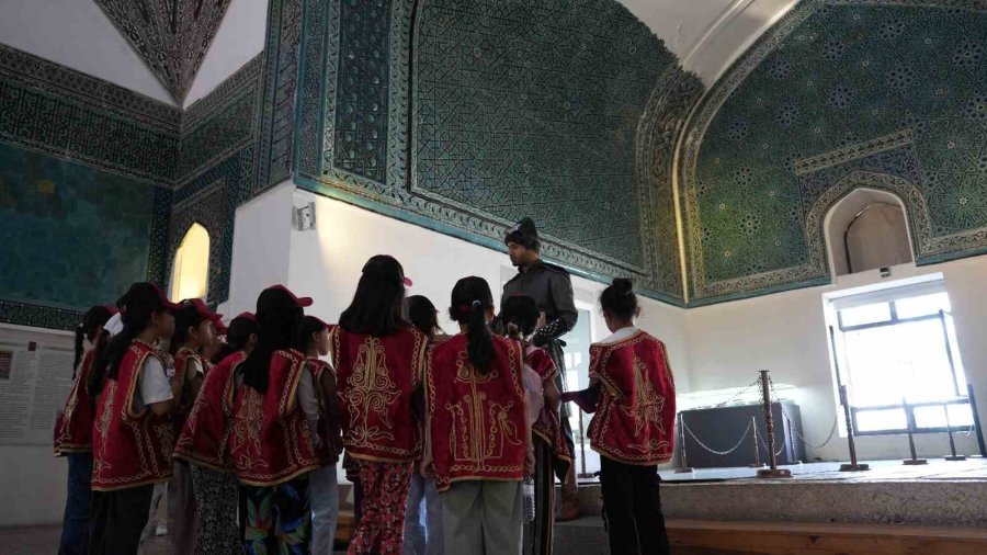 Konya’da 3 Bin Öğrenci 6 Tarihi Mekânda 6 Tarihi Karakteri Tanıyor