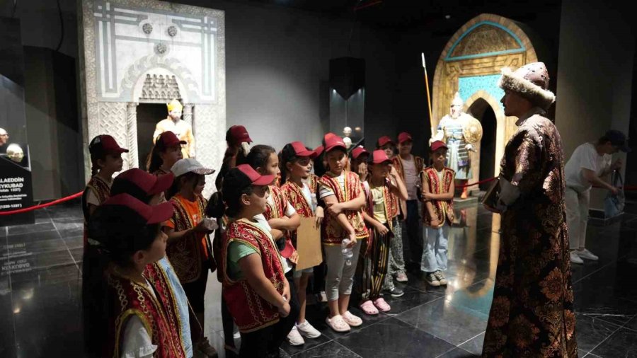 Konya’da 3 Bin Öğrenci 6 Tarihi Mekânda 6 Tarihi Karakteri Tanıyor