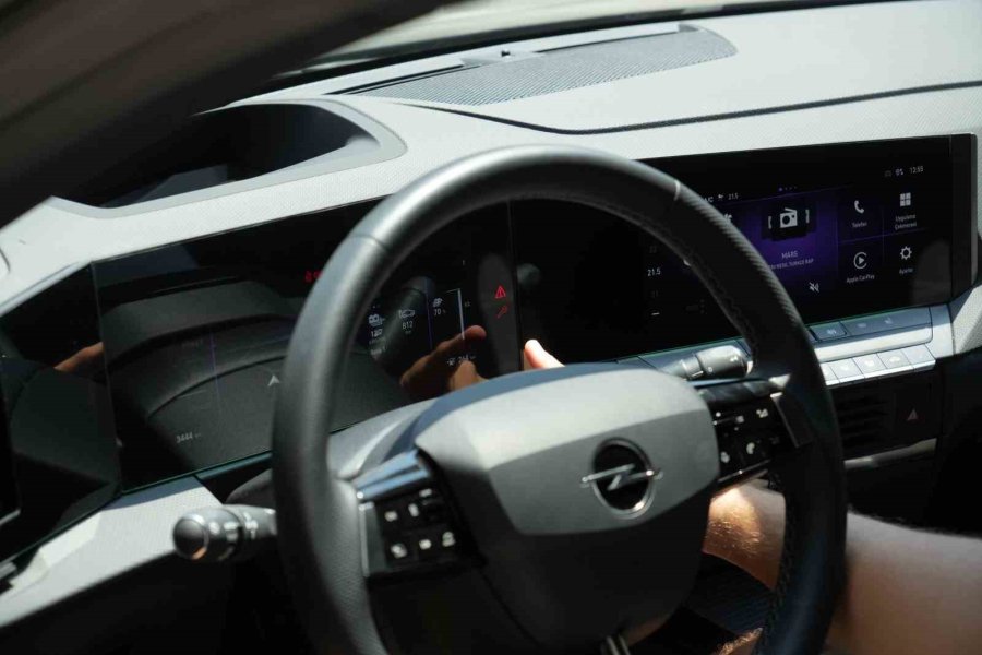 Aldıkları Sıfır Otomobile Binmeye Korktular Yapay Zekayla Seslerini Duyurmaya Çalıştılar