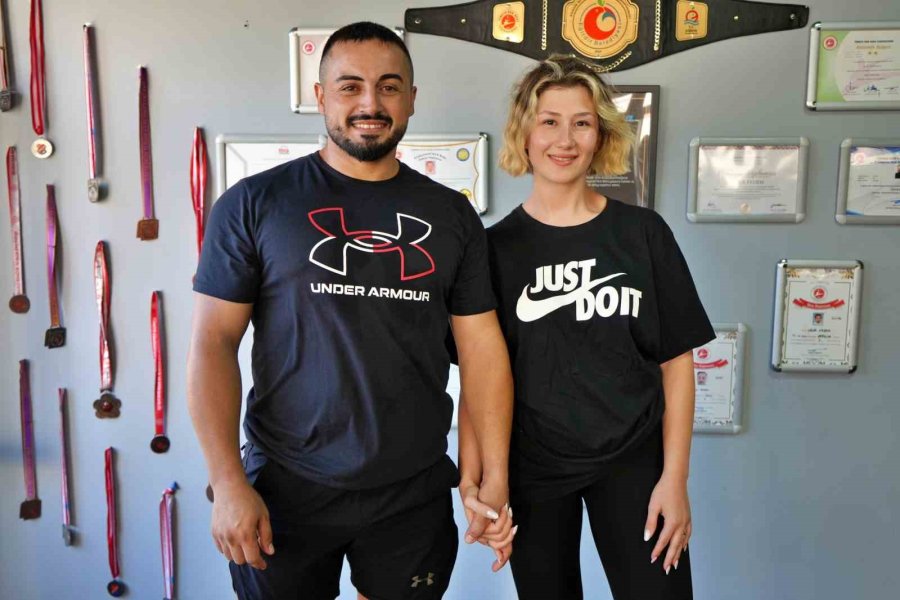 Antalya’da Düğün Pisti Boks Ringine Dönüştü