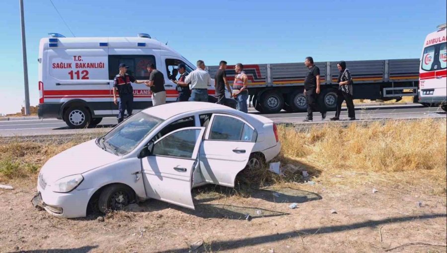 Otomobil Şarampole Düştü: 4 Yaralı