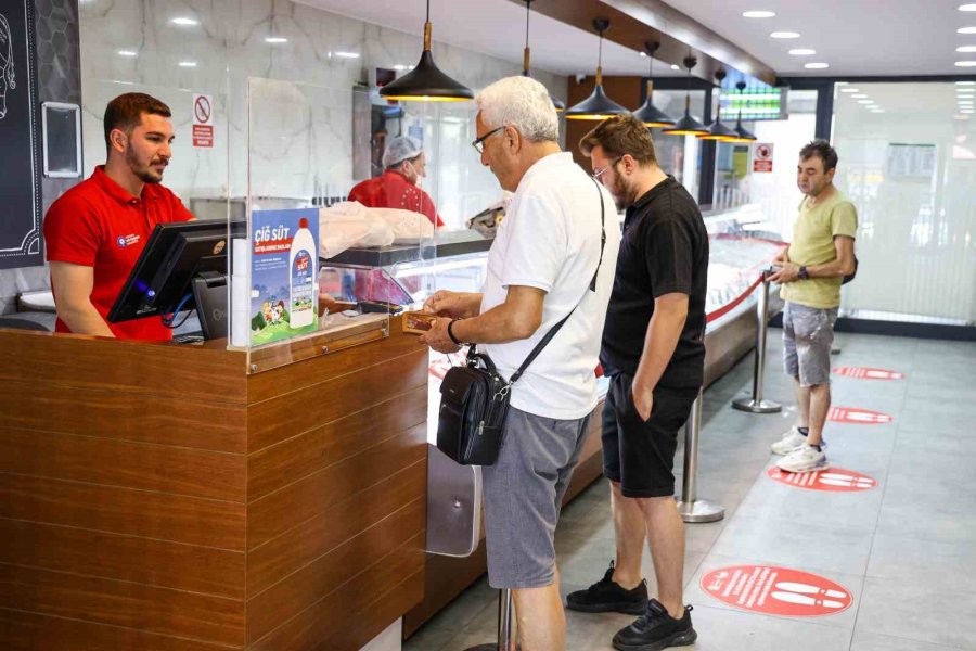 Halk Et, 6 Ayda 5 Şubede 200 Bin Ton Et Satışı Gerçekleştirdi