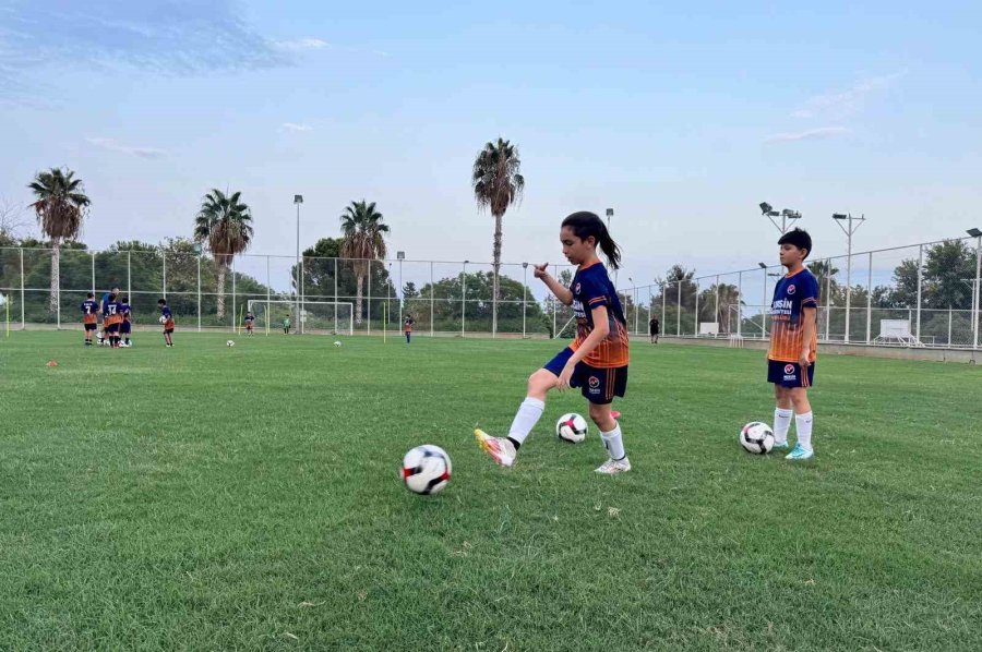 Depremzede Osman, Futbol Sayesinde Yeniden Hayata Tutundu