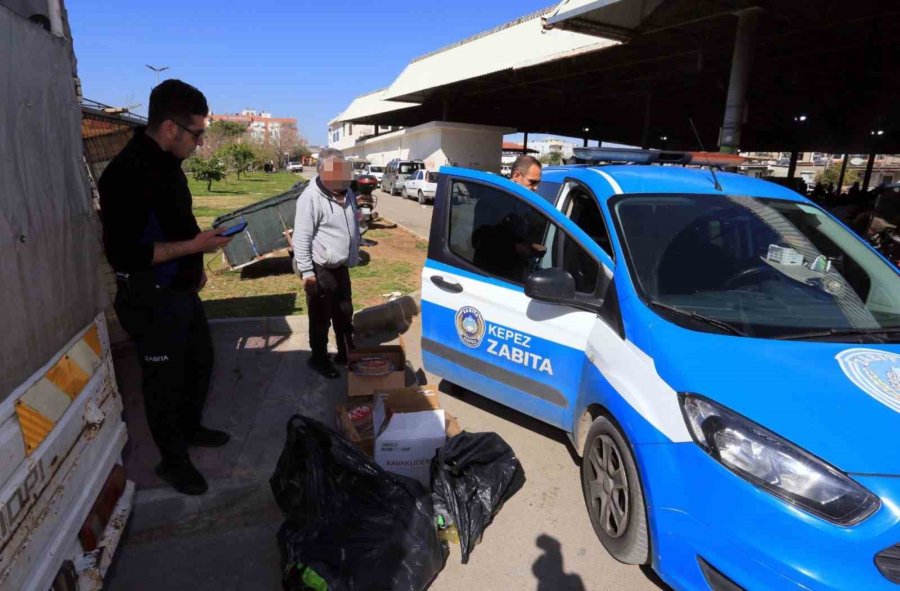 Kepez’de 83 Seyyar Satıcıya 104 Bin 27 Tl Para Cezası