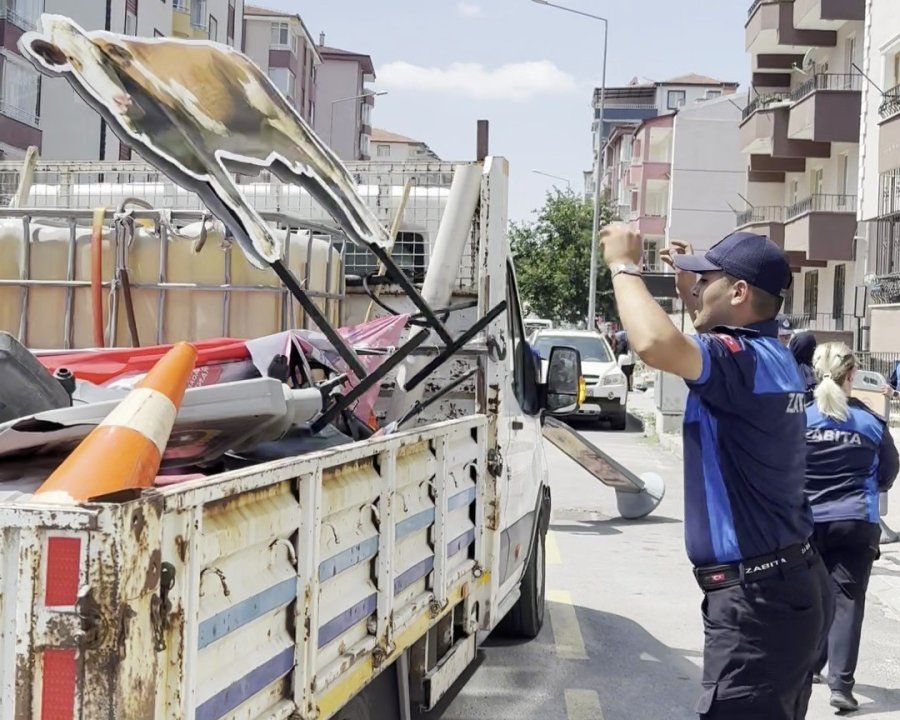 Niğde Belediyesi Zabıta Ekipleri Kaldırım Ve Yol İşgallerine Karşı Denetimlerini Sıkılaştırdı