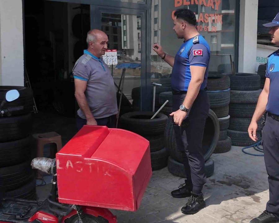 Niğde Belediyesi Zabıta Ekipleri Kaldırım Ve Yol İşgallerine Karşı Denetimlerini Sıkılaştırdı