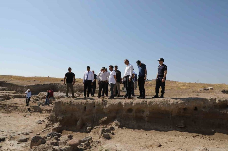 Vali Çelik’ten Kınık Höyük Ve Porsuk-zeyve Höyük Kazı Alanlarına Ziyaret