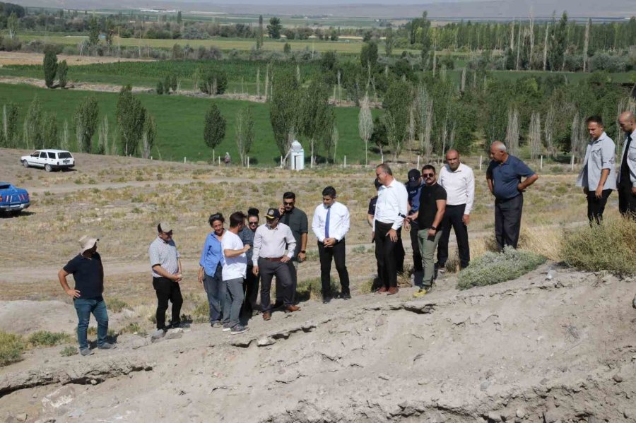 Vali Çelik’ten Kınık Höyük Ve Porsuk-zeyve Höyük Kazı Alanlarına Ziyaret
