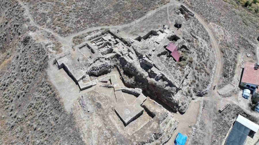 Vali Çelik’ten Kınık Höyük Ve Porsuk-zeyve Höyük Kazı Alanlarına Ziyaret
