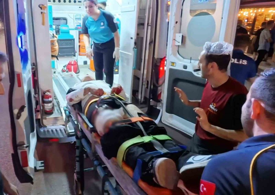 Eski Koca Restoran Basıp Dehşet Saçtı: 4 Kişi Yaralandı