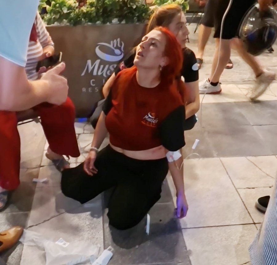 Eski Koca Restoran Basıp Dehşet Saçtı: 4 Kişi Yaralandı