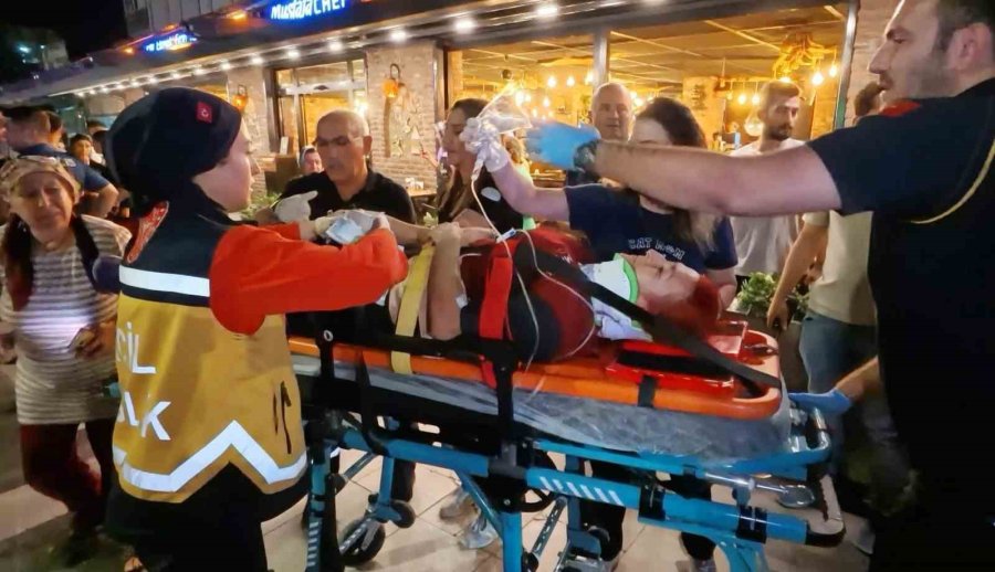 Eski Koca Restoran Basıp Dehşet Saçtı: 4 Kişi Yaralandı