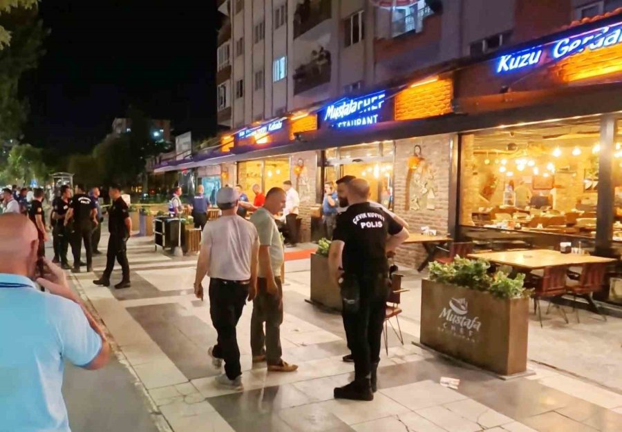 Eski Koca Restoran Basıp Dehşet Saçtı: 4 Kişi Yaralandı