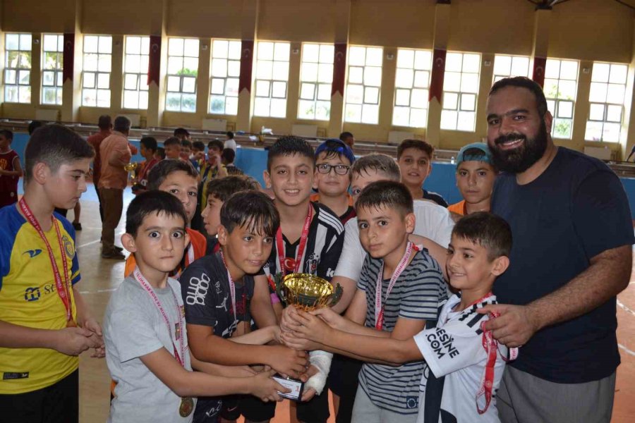 Aksu’da Yaz Kur’an Kursları Futbol Turnuvası Sona Erdi