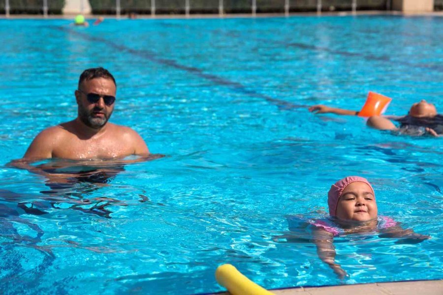 Özel Bireyler Yüzme Kurslarıyla Dolu Dolu Bir Yaz Geçiriyor