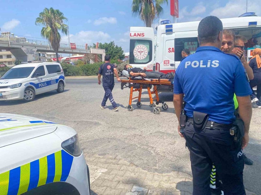 Antalya’da Motosikletten Düşen Sürücü Yaralandı