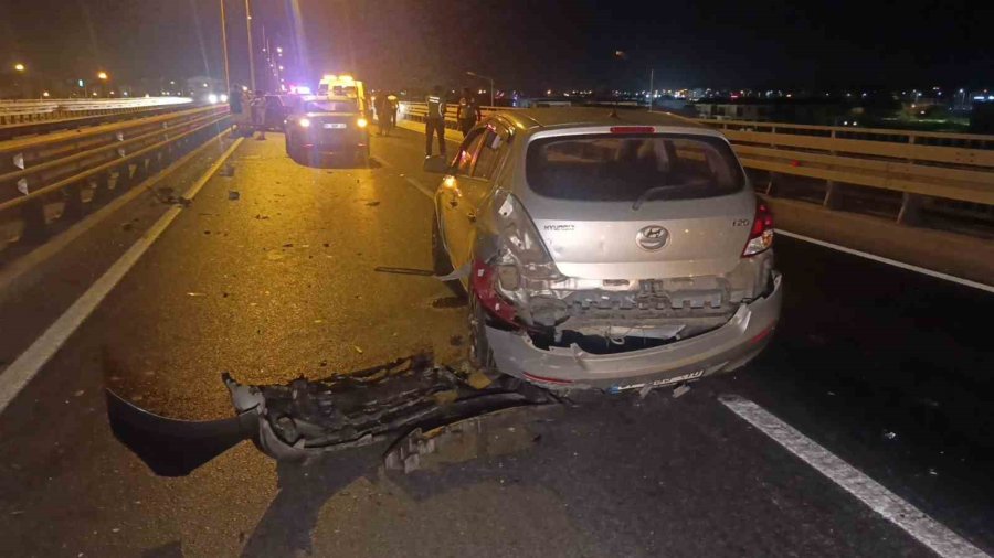 Antalya’da Aynı Yerde İki Ayrı Kaza 2 Kişinin Yaralanmasına, Trafiğin De 2 Saat Kapanmasına Neden Oldu