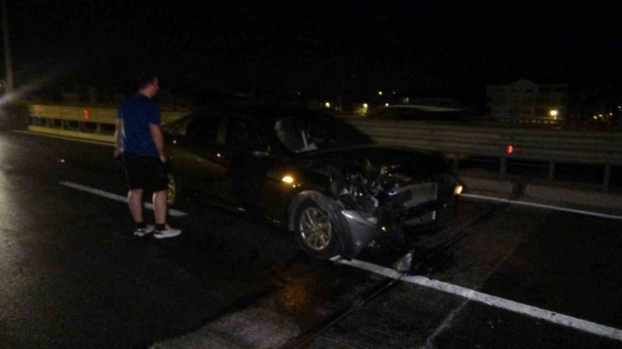 Antalya’da Aynı Yerde İki Ayrı Kaza 2 Kişinin Yaralanmasına, Trafiğin De 2 Saat Kapanmasına Neden Oldu