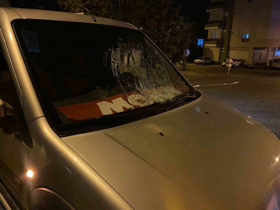 Serik’te Motosikletle Hafif Ticari Araç Çarpıştı: 1 Yaralı