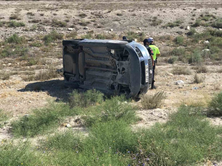 Kontrolden Çıkan Otomobil Takla Attı: 5 Yaralı